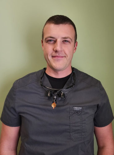 Dr. Kyle Majnarich, DDS